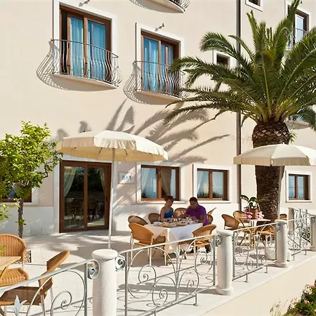 Brancamaria Ξενοδοχείο 4*